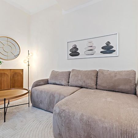 Cozy City Apartment - 15 Min To City-Centre - Contactless 24H Check-In Wina Bagian luar foto