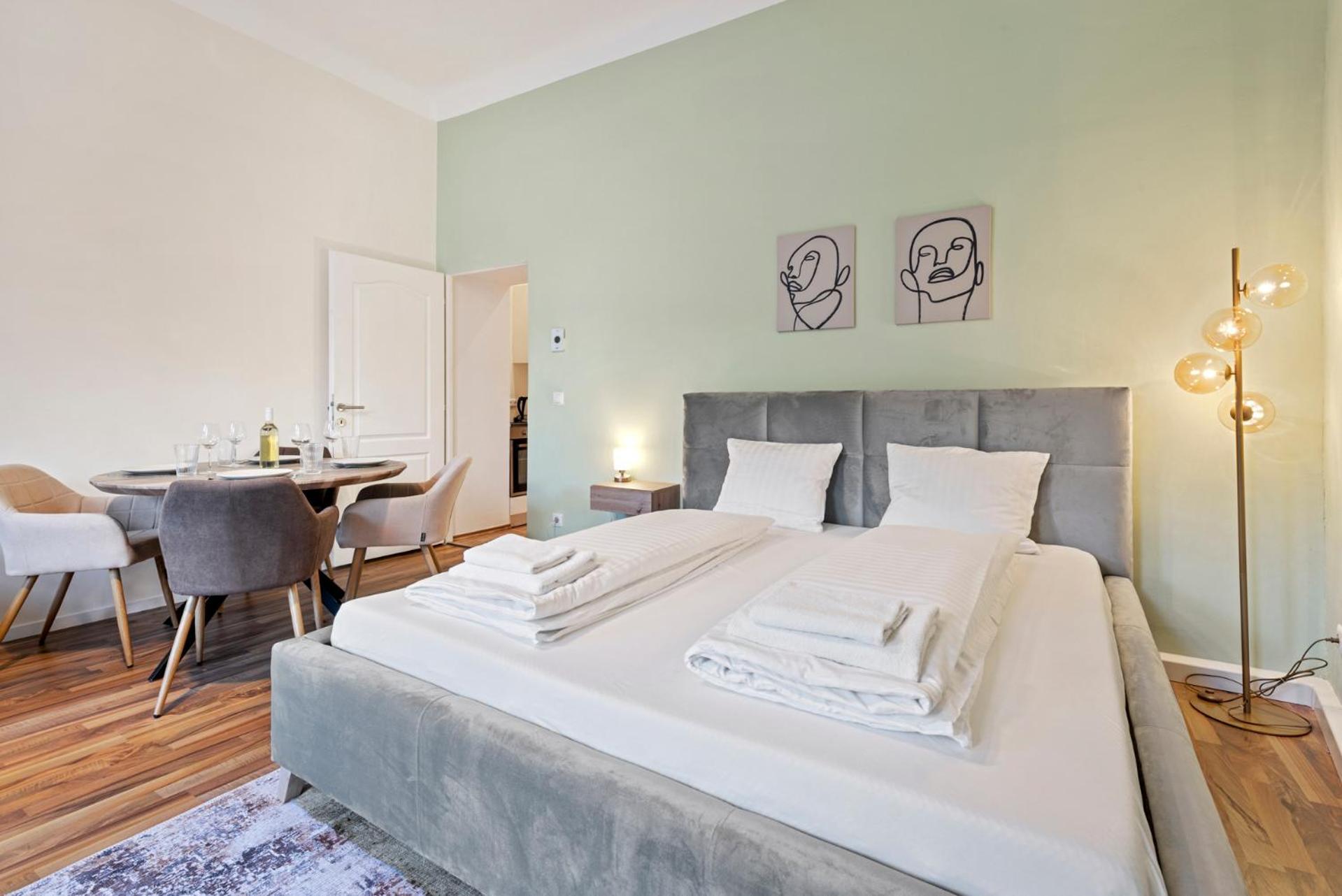Cozy City Apartment - 15 Min To City-Centre - Contactless 24H Check-In Wina Bagian luar foto