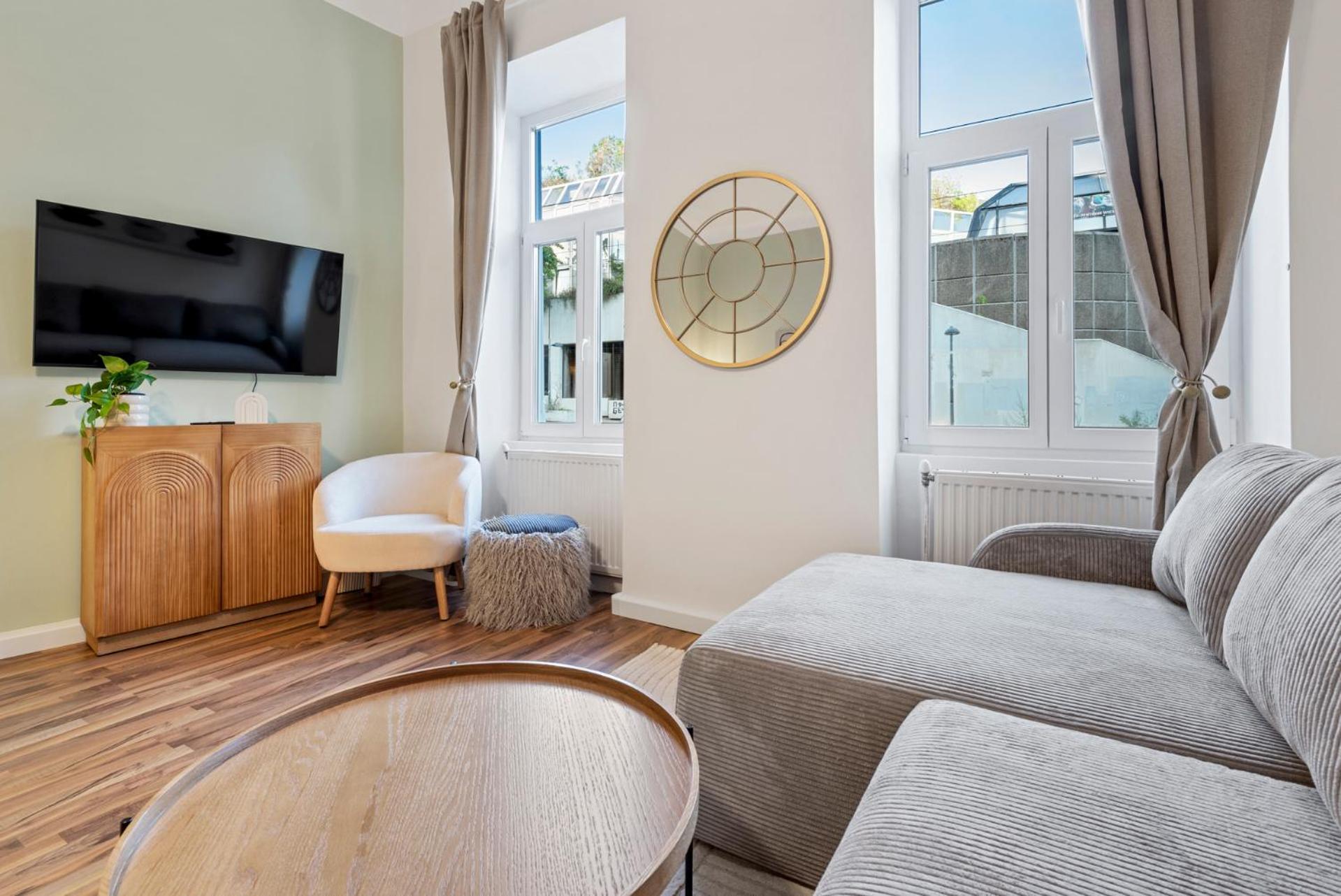 Cozy City Apartment - 15 Min To City-Centre - Contactless 24H Check-In Wina Bagian luar foto