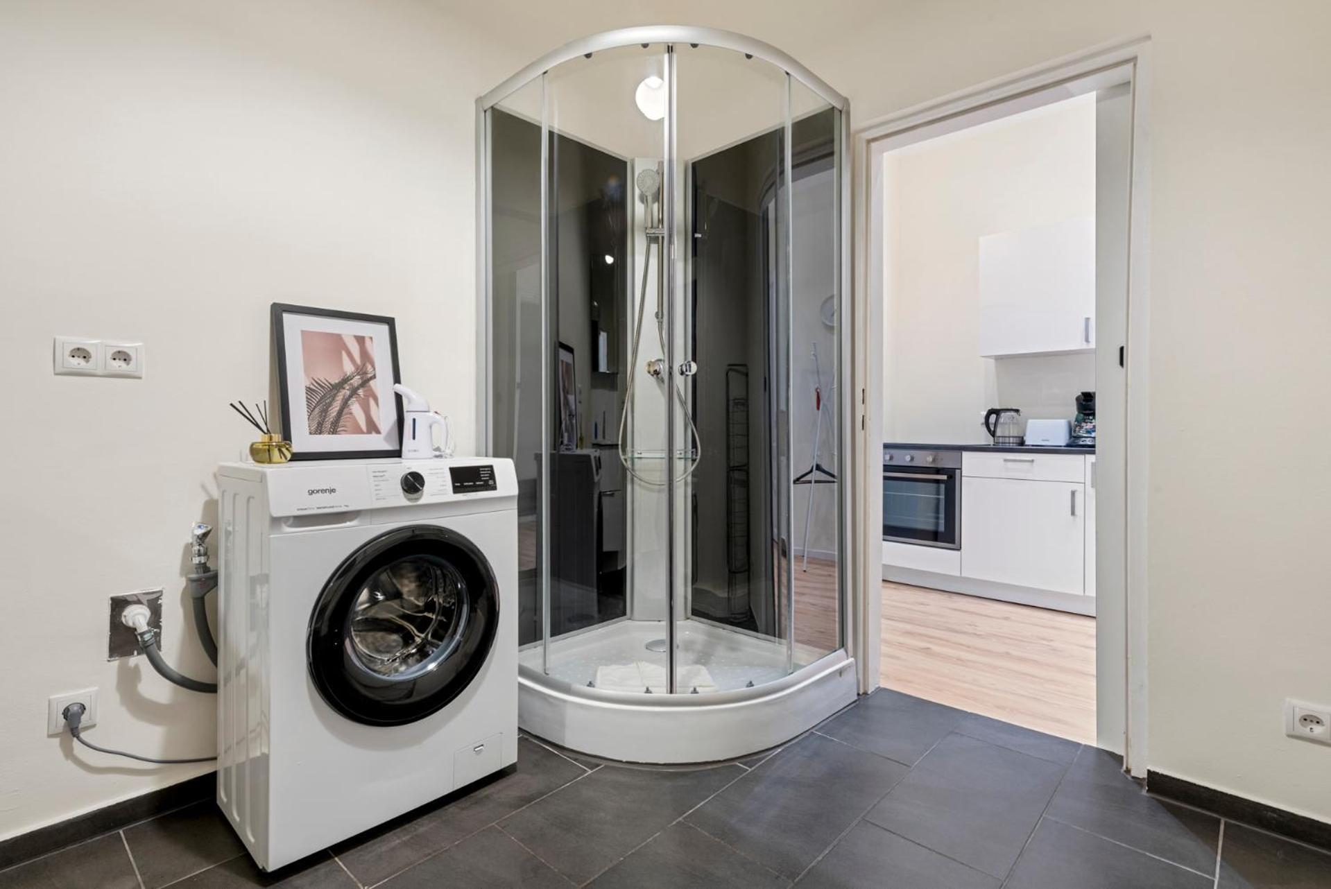 Cozy City Apartment - 15 Min To City-Centre - Contactless 24H Check-In Wina Bagian luar foto