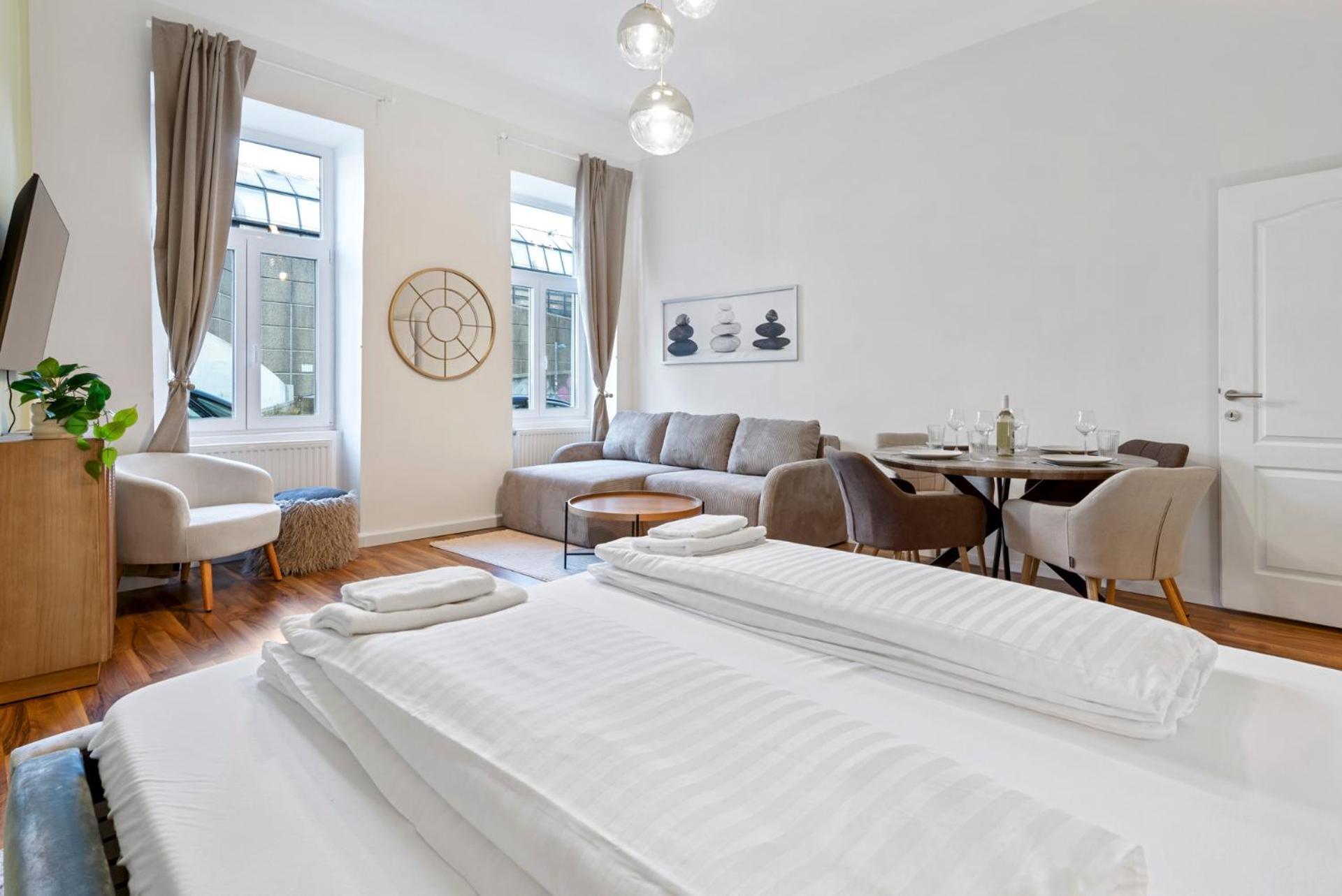 Cozy City Apartment - 15 Min To City-Centre - Contactless 24H Check-In Wina Bagian luar foto